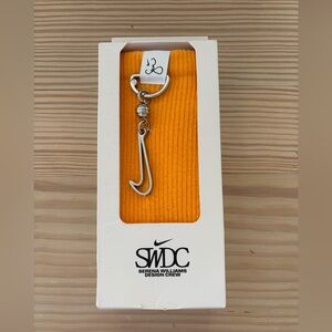 Nike SWDC Crew sock with removable silver keychain Size L